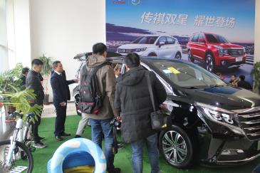 广汽传祺GM8新疆媒体团到店品鉴