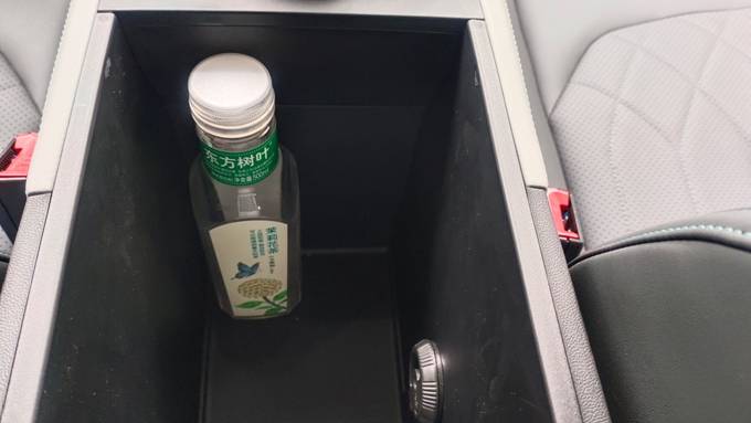 长安UNI-Z乌鲁木齐到店实拍体验：动力强劲，操控灵活，舒适驾乘两不误！
