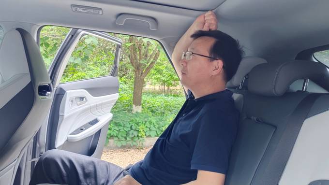 长安UNI-Z乌鲁木齐到店实拍体验：动力强劲，操控灵活，舒适驾乘两不误！