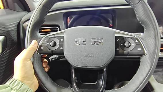 北京汽车BJ30旅行家乌鲁木齐上市，10万级轻越野SUV引关注
