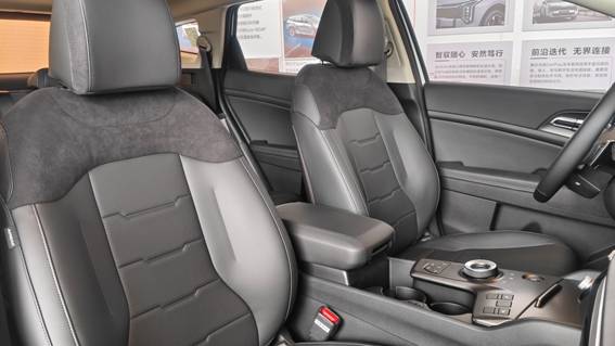 焕新一口价10.99万起 起亚新狮铂拓界携8AT硬核实力登陆新疆