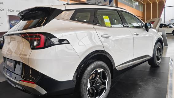 焕新一口价10.99万起 起亚新狮铂拓界携8AT硬核实力登陆新疆